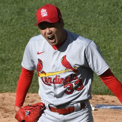 Kim Kwang-hyun Earns First Save of the Season