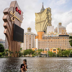 Macau Casino Operator Stocks Dropped After Gambling Review