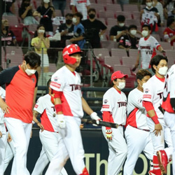 One Manager Out of Non-Playoff KBO Team