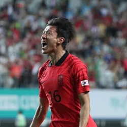 Klinsmann Stands with His Decision to Play Hwang Ui-jo Despite Scandal